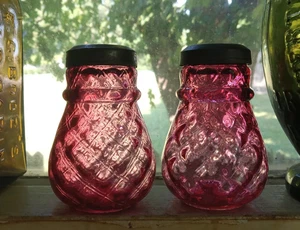 1890s PAIR OF CRANBERRY GLASS DIAMOND OPTIC SALT &PEPPER SHAKERS W/ORIGINAL LIDS - Picture 1 of 7