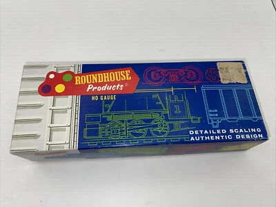 Roundhouse HO Scale Southern Pacific Modern 4 Window Caboose Kit 3487 - Image 1 of 4