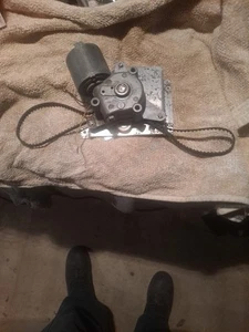 MONTAJE MOTOR BARRA LUZ CÓDIGO 3 con MONTAJE TENSOR CORREA, 12V  - Imagen 1 de 7