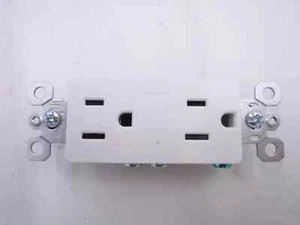 10 Legrand White Tamper Resistant Decorator Receptacle Outlet 125V 15A 885TR-W - Picture 1 of 1
