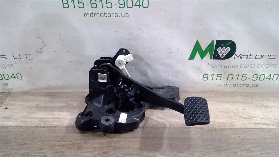 2024-2025 CHEVROLET TRAX PEDAL DE FRENO OEM 60009134 Foto 1 de 4