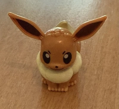 Game Freak Eevee Pokémon Toy Figurine from 2022 1" Foto 1 de 4
