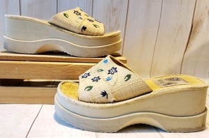 skechers high wedge flip flops