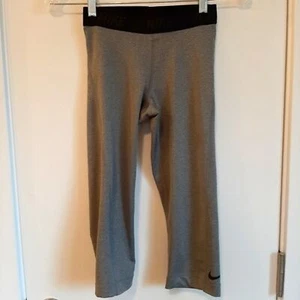 Nike Leggings Women's XS Gray Dri Fit Cropped Athletic Workout Logo Yoga Gym  - Picture 1 of 8