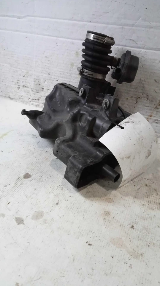 2015 Nissan Versa Air Cleaner Assembly OEM 1.6L Used 141K Miles Grey - Imagem 1 de 4