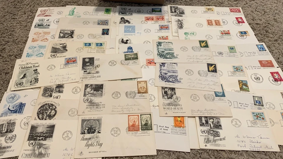 LOTE DE 50+ PORTADAS Y FDC NACIONES UNIDAS AÑOS 50-60. MALARIA, ESPACIO Y MÁS Foto 1 de 4