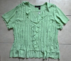 Maggie Barnes Sz 5X Green Ruffled V-neck Short Sleeve Floral Embroidery Blouse - Picture 1 of 12