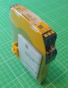 PILZ PNOZ s7 C 24VDC 4 n/o 1 n/c Neu+OVP 751107 - Picture 1 of 5