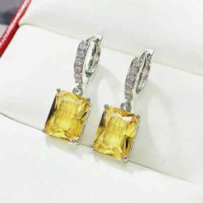 Pendientes colgantes colgantes de 4,50 quilates corte radiante amarillo creado en laboratorio acabado en oro blanco de 14 quilates Foto 1 de 3