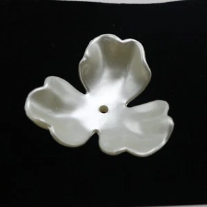 20 Ivory Acrylic Large Pearl Flower Beads Cap 38mm Center Hole Sewing Craft - Picture 1 of 7