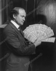Houdini Holds Bonds During A Stunt 1900s 8x10 Reprint Of Old Photo - Bild 1 von 1