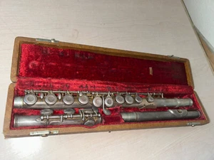 The Reynolds Flute Vintage Open Hole Flute #13471 w/ Case - Picture 1 of 10