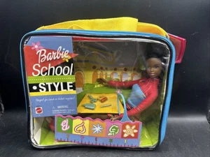Barbie Schulstil mit Tasche Afroamerikanerin - Bild 1 von 10