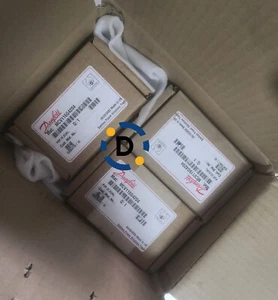 New in Box Danfoss MCV116G4204 control valve - Picture 1 of 1