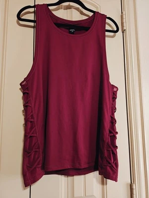 Camiseta sin mangas Victoria Sport Activewear para mujer talla grande rojo intenso Foto 1 de 4