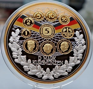 MEDALLA GIGANTE: MONEDAS DE CURSO MARCO D - 70 AÑOS MARCO ALEMÁN, Cu+Ag+Au COLOR C36 - Imagen 1 de 2