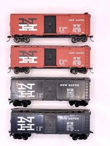 HO (2) Bachmann Silver Series NH 39288 + (2) Model Power NH 32957 40' box cars - Picture 1 of 10