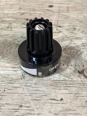 Coleman Peak 1 550 Stove - Valve Wheel Knob and Screw - Decal lifting - Image 1 of 4