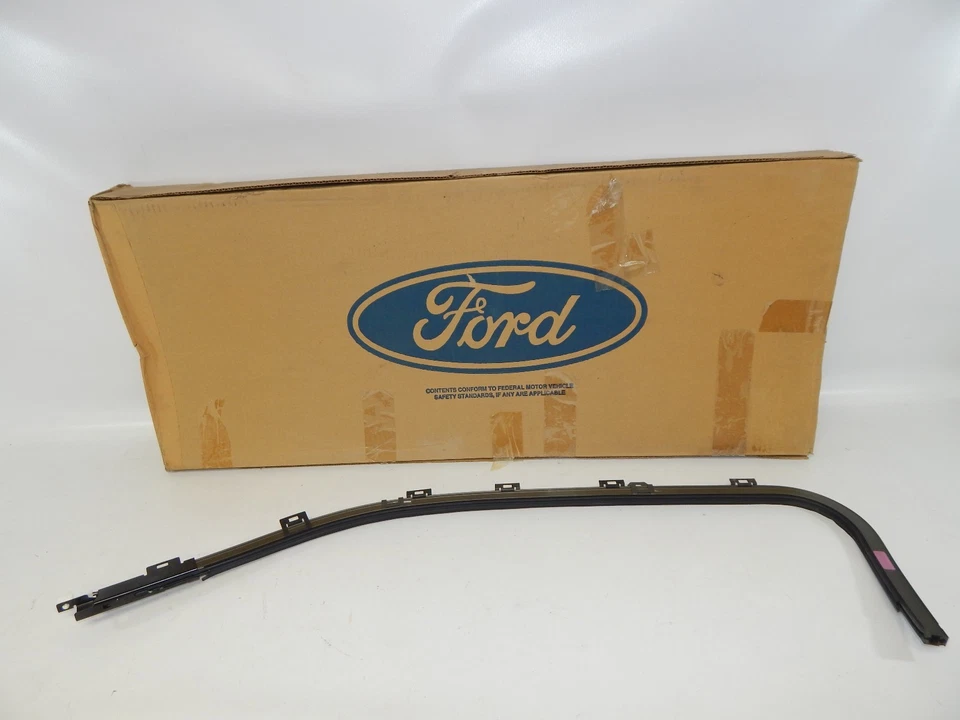 New OEM 1997-2003 Ford Escort Mercury Tracer Seat Belt Track Right Passenger - Изображение 1 из 4