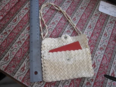 Portatarjetas de crédito vintage hecho a mano con solapa a presión de ganchillo con 2 asas Foto 1 de 4