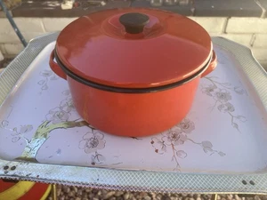 Vintage Enamelware Pot with handles 9” across on inside ( Small Ding ) BEAUTIFUL - Picture 1 of 24