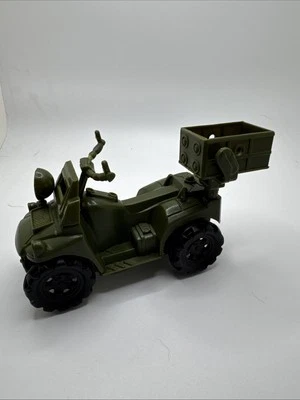 VEHÍCULO DE PLÁSTICO DE SOLDADO DE JUGUETE DE 4" Foto 1 de 4