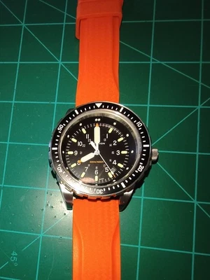 Marathon Jumbo Diver 300m Quartz 6425 JSAR 46mm S. Steel Case Watch Rubber Band - Image 1 of 4