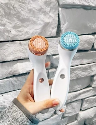 Brand New- Nu Skin Ageloc LumiSpa iO w/Cleanser. Blue Or Rose Gold - Image 1 of 3