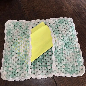 Vintage Hand Crocheted Handkerchief Holder Storage - Picture 1 of 4