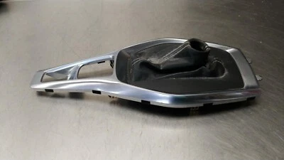 Chevrolet Camaro SS 2016-2024 OEM palanca de cambios automática bisel con arranque 84637641 Foto 1 de 4