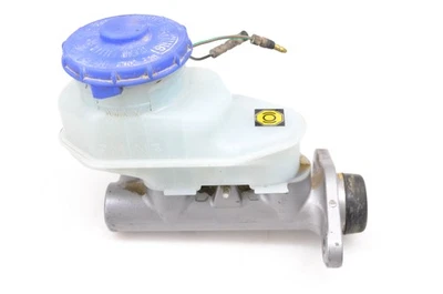 Cilindro maestro de freno Kubota RTV1140CPX 10 Foto 1 de 4