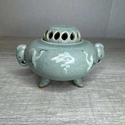 Grúas censuradoras quemador de incienso asiático Goryeo Green Celadon de 3 patas firmadas Foto 1 de 4