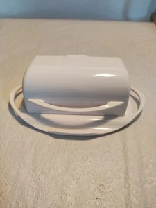 Butter Dish with Flip Top lid Durable Plastic And Dishwasher Safe - Picture 1 of 10
