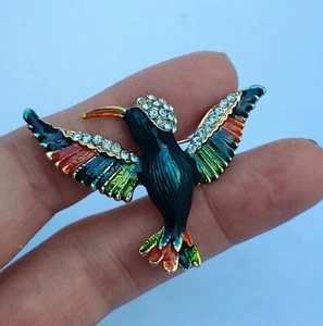 HUMMINGBIRD BROOCH Retro Inspired Enamel Gold Plated Crystal Colorful Pin RARE - Picture 1 of 6