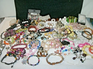Vintage Lot of 112- Beaded Fashion Bracelets--Various Styles/Colors/Glass/Plastc - Picture 1 of 4
