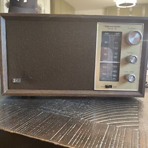 Vintage Realistic AM/FM Radio MTA-8 Model #12-689A-WORKS-Lighted Dial All Knobs