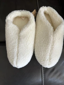 Pink by Victoria's Secret Fleece Slipper NWT Booties Large (9/10) White - Picture 1 of 4