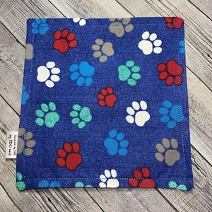 EDC HANK MIT MIKROFASERRÜCKEN 8 ZOLL - HUNDEPFOTENABDRÜCKE HAUSTIER BUNTES TASCHENTUCH - Bild 1 von 2