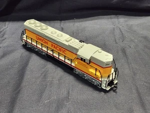 Vintage TYCO HO Scale Union Pacific Diesel Locomotive - Picture 1 of 19