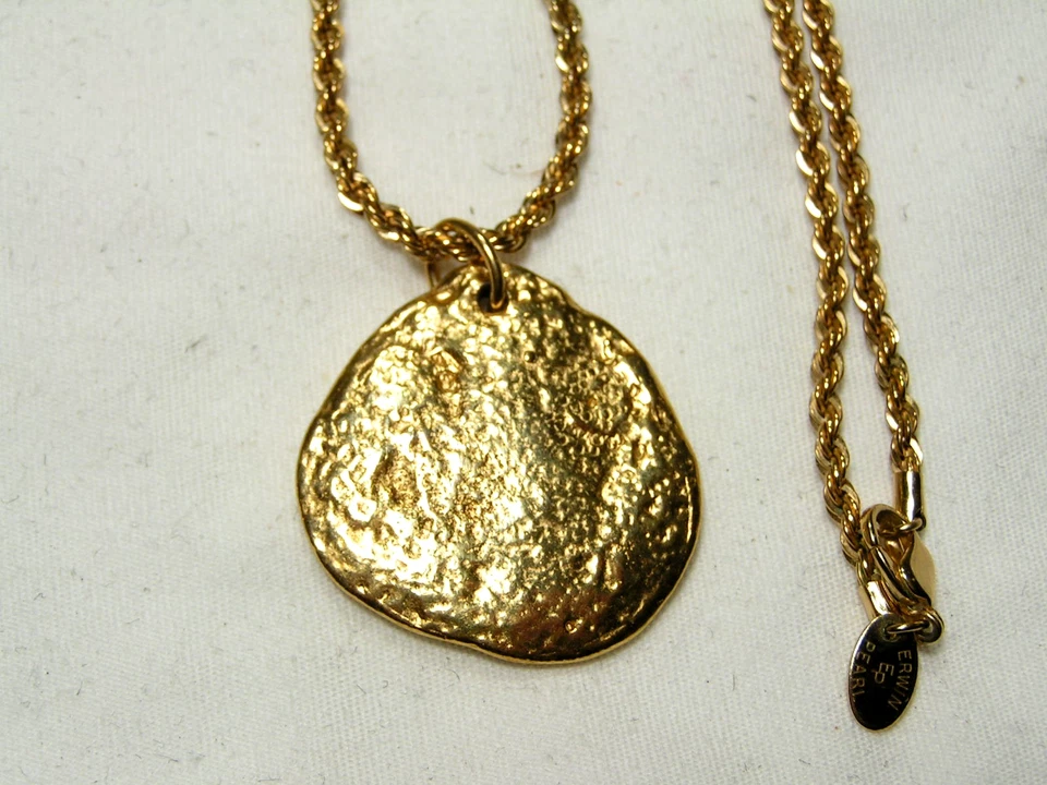 ...ERWIN PEARL...Collar Colgante Diseño Pepita Tono Dorado... Foto 1 de 4