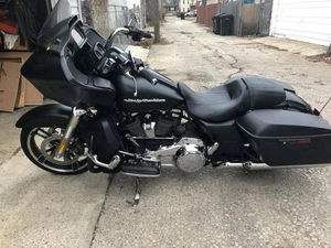 Cubiertas laterales estiradas de mezclilla/negro mate paneles laterales extendidos se adaptan a Harley 09-13 - Imagen 1 de 11