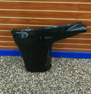 SUZUKI OUTBOARD Cover, Side Starboard (Black) 61820-90J10-0EP - Imagen 1 de 3