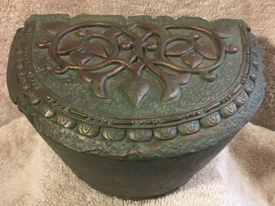 青铜带绿色色调装饰树脂盒带滚动/叶子设计盖 • — 第 1/4 张图片