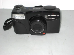 Olympus Infiity Zoom 2000 35MM Camera L@@K! - Picture 1 of 3