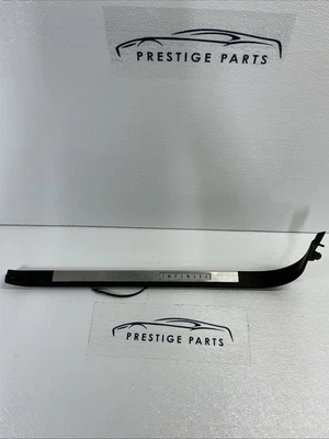 06-07 Infiniti M35 M45 Cubierta de placa de desgaste de umbral de puerta delantera derecha OEM Foto 1 de 4