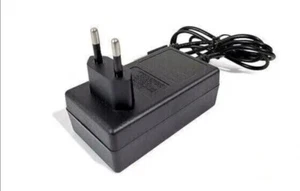 CARICATORE PER BATTERIE DI RICAMBIO CARICA BATTERIA CESOIE MOTOSEGA BRICOLAGE - Foto 1 di 3