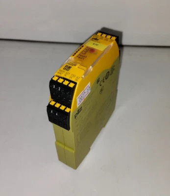 Pilz PNOZ s4 C 24VDC 3n/o 1n/c PNOZs4C24VDC3n/o1n/c Safety Relay Made in Germany - Image 1 of 4