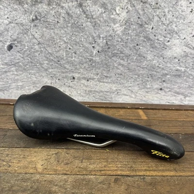 Selle Italia Flite Titanium Seat Road Bike Saddle Black 225g Ti Rails Wear - Image 1 of 4