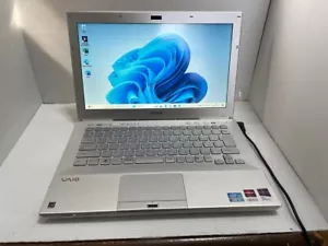 SONY VAIO VPCSB18FJ Intel Corei3-2310M 2.10GHz RAM 8GB SSD 160GB - Picture 1 of 8