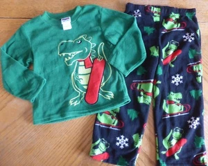 NEU Snowboarden Schlitten Drache Schlafanzug Gr. 4 Pyjama 2-teilig Fleece Winter Neu mit Etikett - Bild 1 von 6